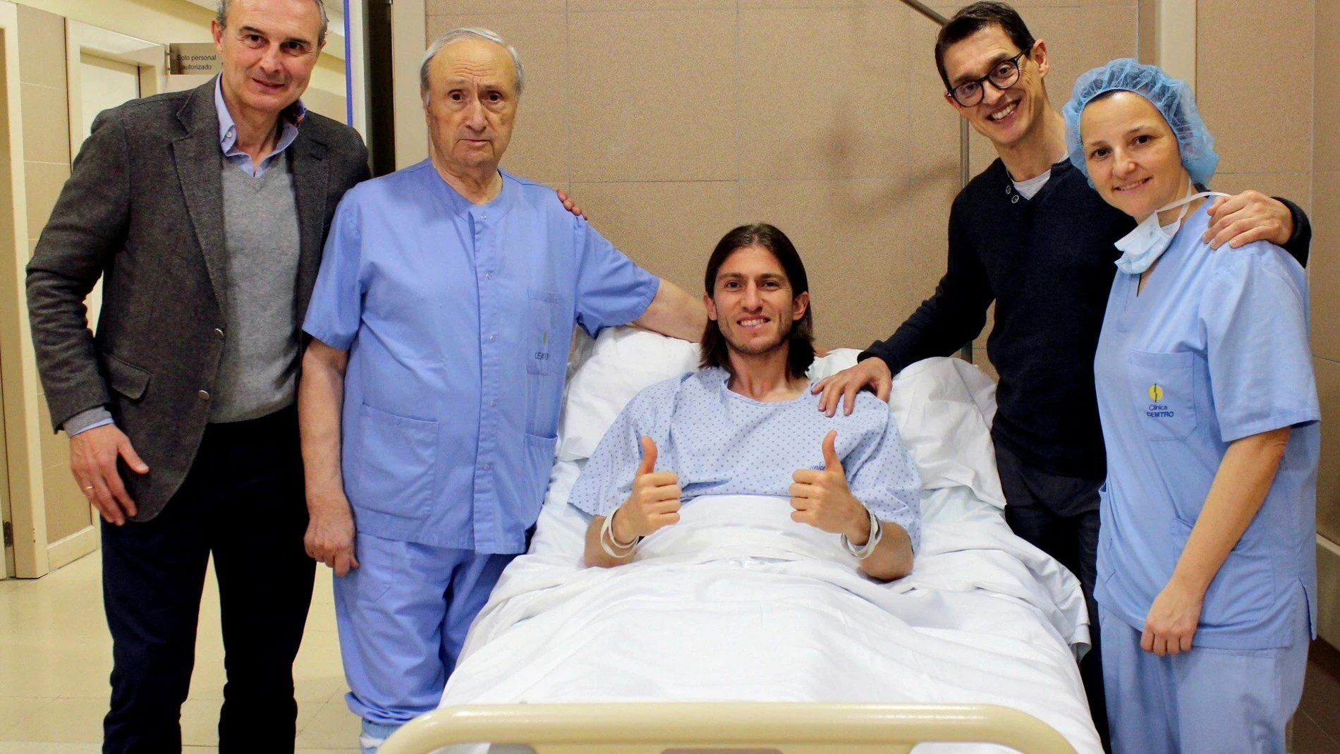 Filipe Luis, satisfecho tras ser intervenido por su fractura de peroné Filipe Luis, satisfecho tras ser intervenido por su fractura de peroné
