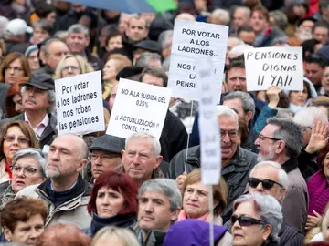 Los jubilados reclaman pensiones dignas Los jubilados reclaman pensiones dignas