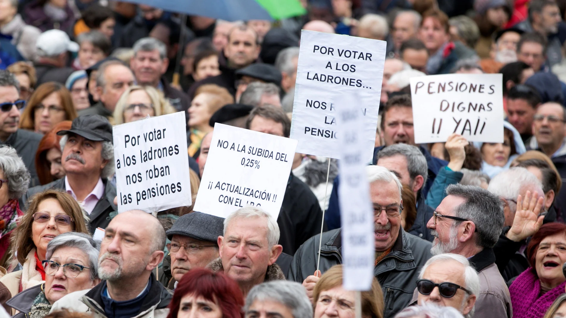 Los jubilados reclaman pensiones dignas Los jubilados reclaman pensiones dignas