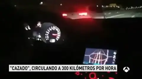 Se graba conduciendo a 300 kilómetros por hora en una carrera ilegal por la M50 Se graba conduciendo a 300 kilómetros por hora en una carrera ilegal por la M50