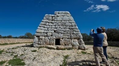 Un monumento de casi 3.000 años aparece lleno de pintadas en Menorca