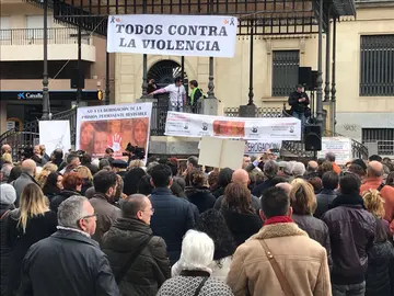 Concentración en Huelva a favor de la prisión permanente revisable Concentración en Huelva a favor de la prisión permanente revisable