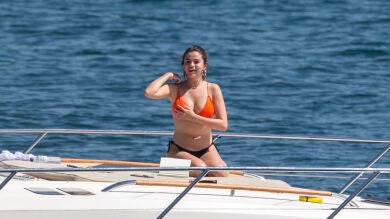 Selena Gomez muestra sin complejos la cicatriz del trasplante de riñón que le salvó la vida 