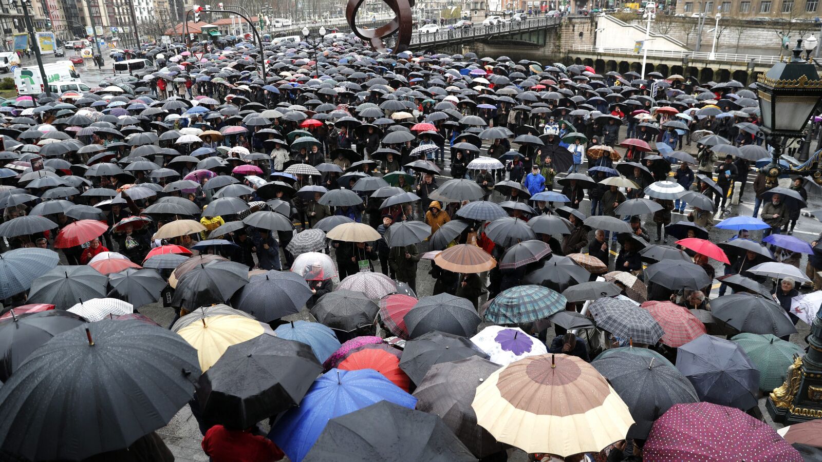 Los pensionistas vuelven a salir a la calle en Bilbao mientras continua el cruce de acusaciones entre los políticos