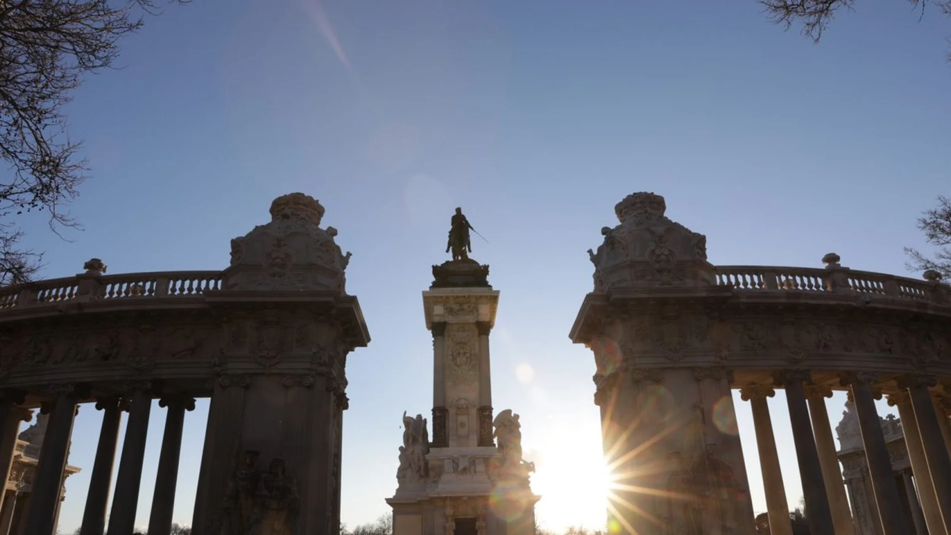 Mirador de Alfonso XII en el parque del Retiro Mirador de Alfonso XII en el parque del Retiro