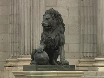 El Congreso paga un complemento de la pensión a más de 100 exparlamentarios El Congreso paga un complemento de la pensión a más de 100 exparlamentarios