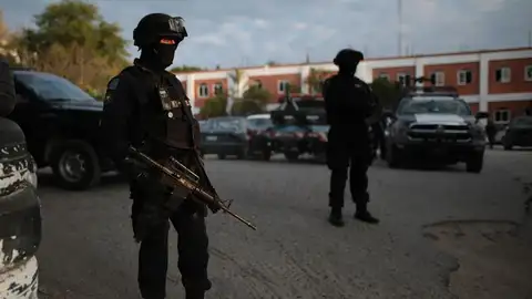 Miembros de la Policía Federal patrullan las calles en México Miembros de la Policía Federal patrullan las calles en México