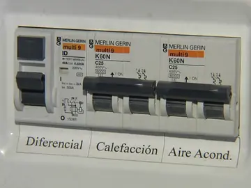 Multa a Endesa por cortar la luz sin avisar a los servicios sociales Multa a Endesa por cortar la luz sin avisar a los servicios sociales