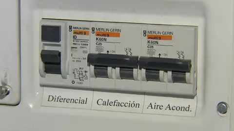 Multa a Endesa por cortar la luz sin avisar a los servicios sociales Multa a Endesa por cortar la luz sin avisar a los servicios sociales