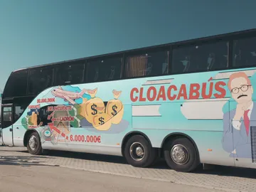 La gira en el Autobús de la Alianza que podría terminar con Carreño y Julián La gira en el Autobús de la Alianza que podría terminar con Carreño y Julián