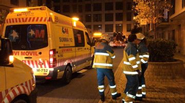 Bomberos a las puertas de la vivienda