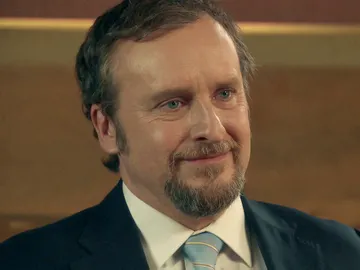 Ernesto Ortega aprueba el encuentro íntimo de Matilde y Julián Ernesto Ortega aprueba el encuentro íntimo de Matilde y Julián