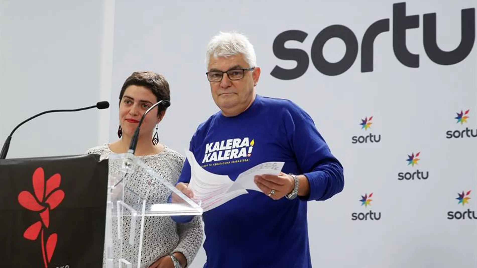 El expreso de ETA José Antonio López Ruiz "Kubati" y la dirigente de Sortu Ohiana Garmendia El expreso de ETA José Antonio López Ruiz "Kubati" y la dirigente de Sortu Ohiana Garmendia