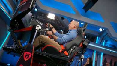 Antonio Banderas se atreve con el simulador extremo de carreras en 'El Hormiguero 3.0'