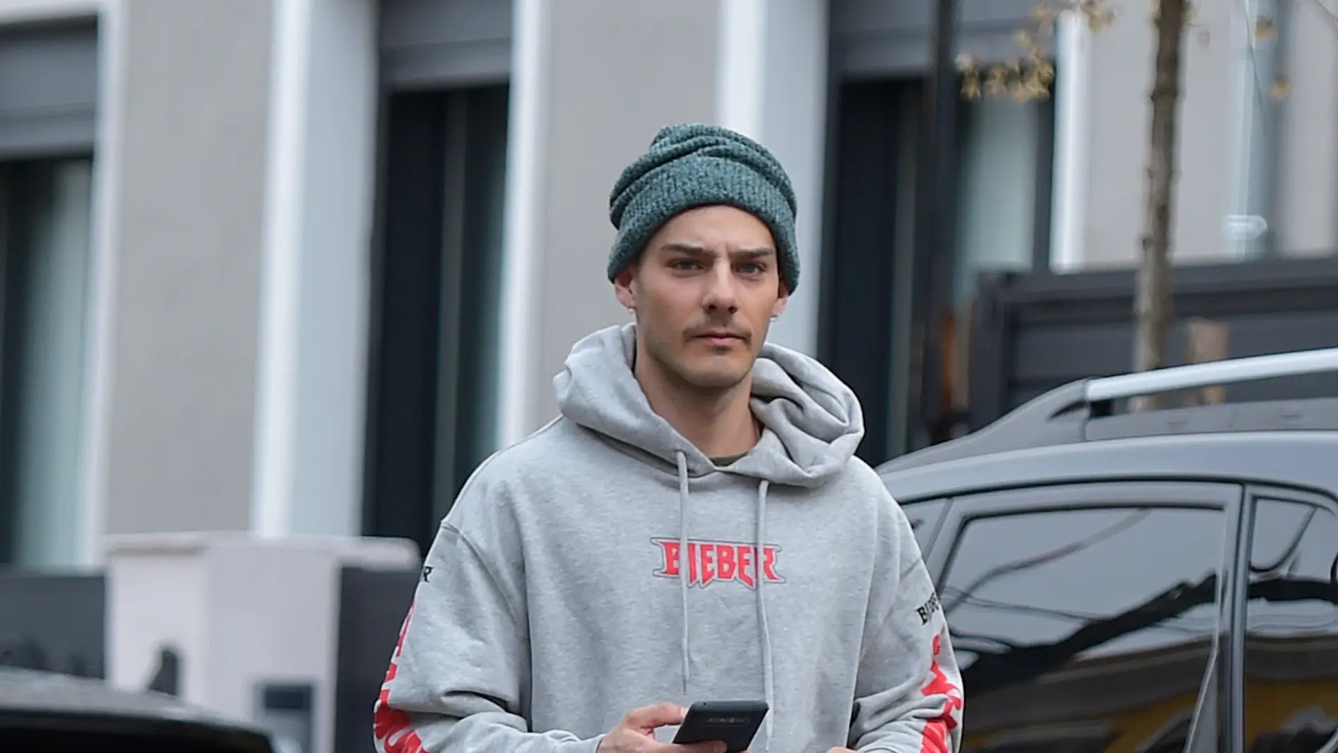 Joel Bosqued llegando a casa de Blanca Suárez