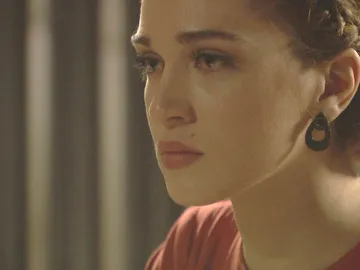 Julieta hace las maletas para marcharse de La Casona Julieta hace las maletas para marcharse de La Casona