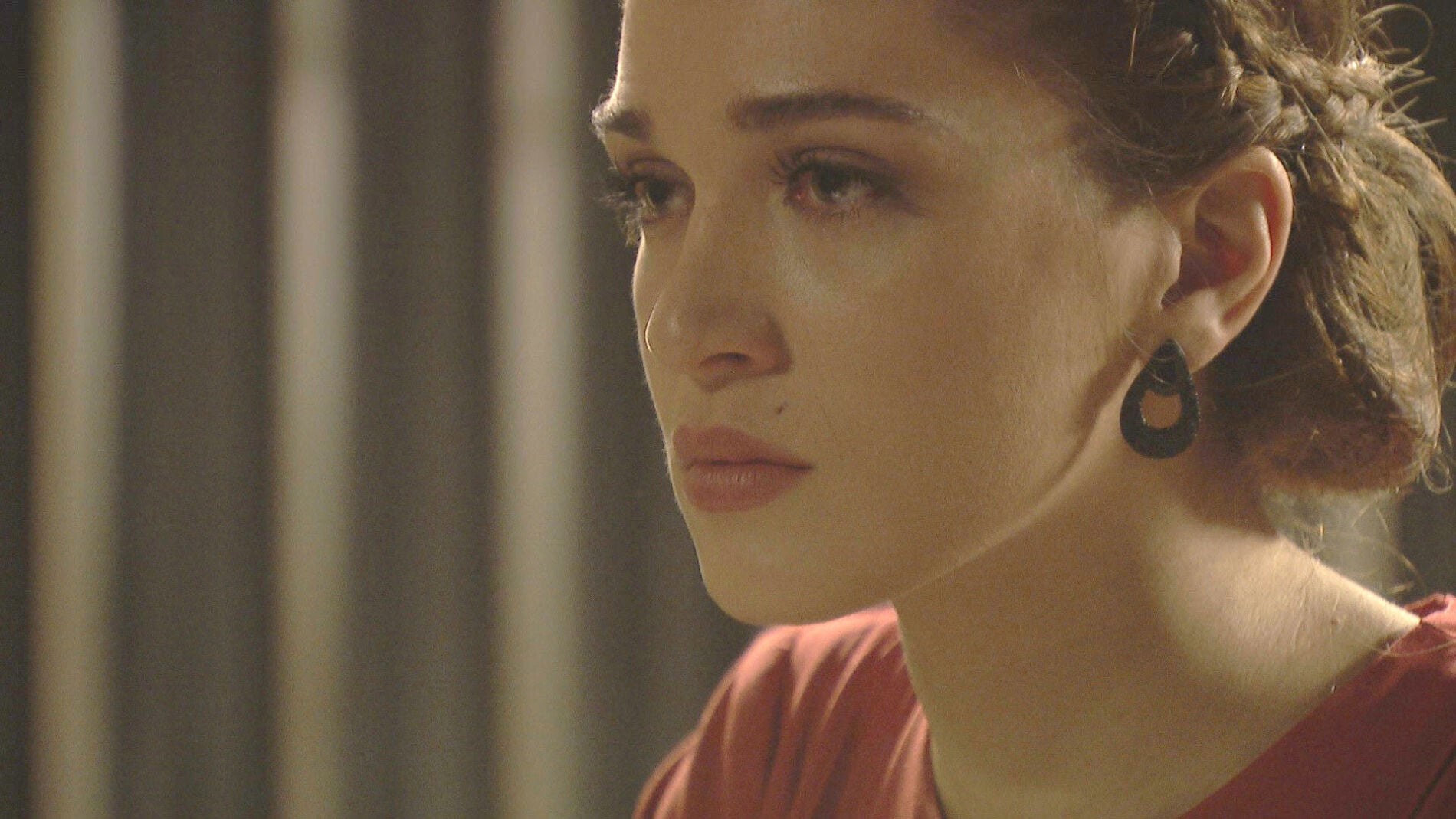 Julieta hace las maletas para marcharse de La Casona