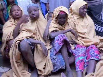 Boko Haram libera a 105 niñas del grupo que secuestró en la localidad nigeriana de Dapchi Boko Haram libera a 105 niñas del grupo que secuestró en la localidad nigeriana de Dapchi