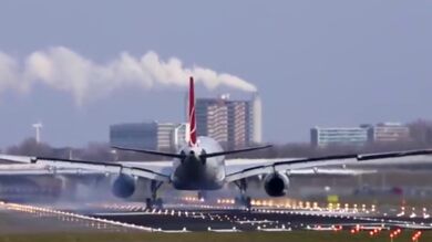 El fuerte viento obliga a los aviones a aterrizar de lado en Amsterdam