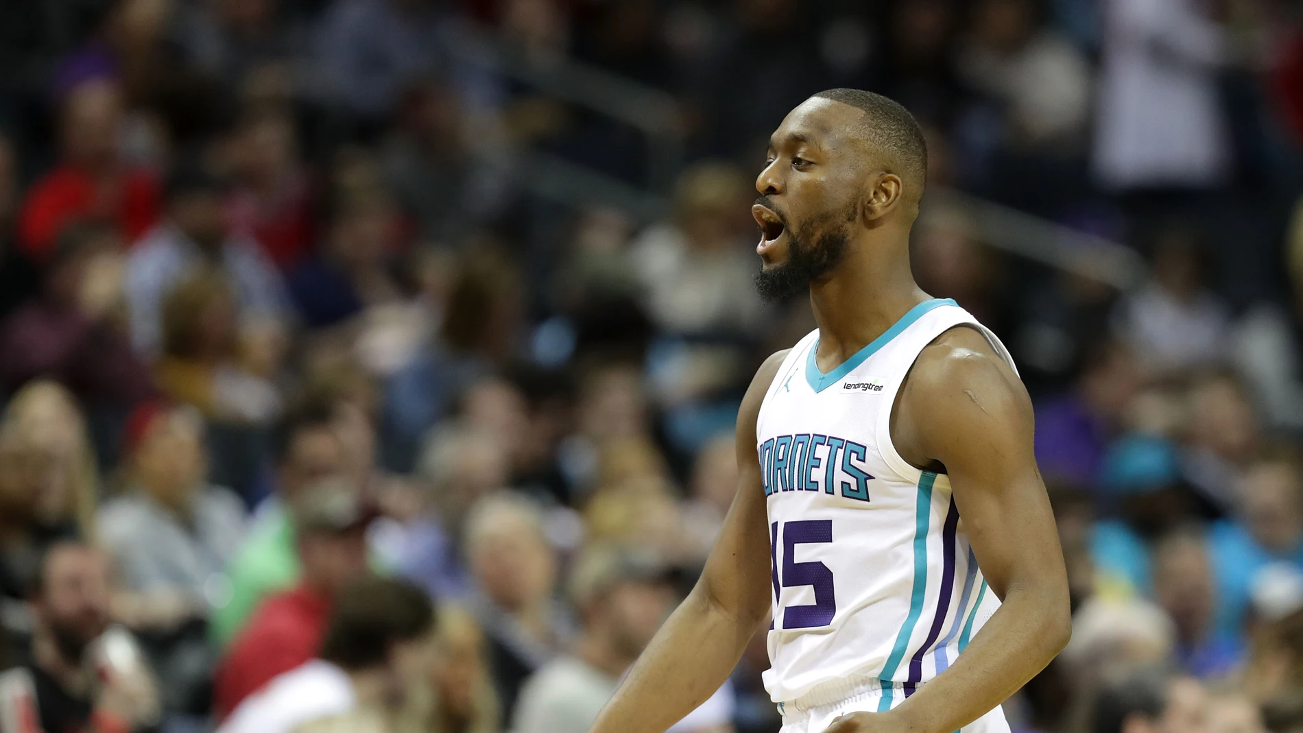 Kemba Walker celebra una canasta Kemba Walker celebra una canasta