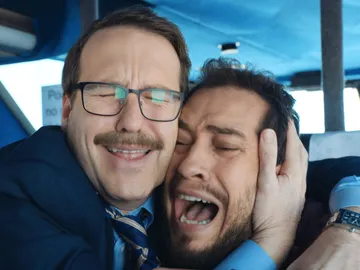 Besos y reconciliaciones al conseguir desactivar la gran bomba Besos y reconciliaciones al conseguir desactivar la gran bomba