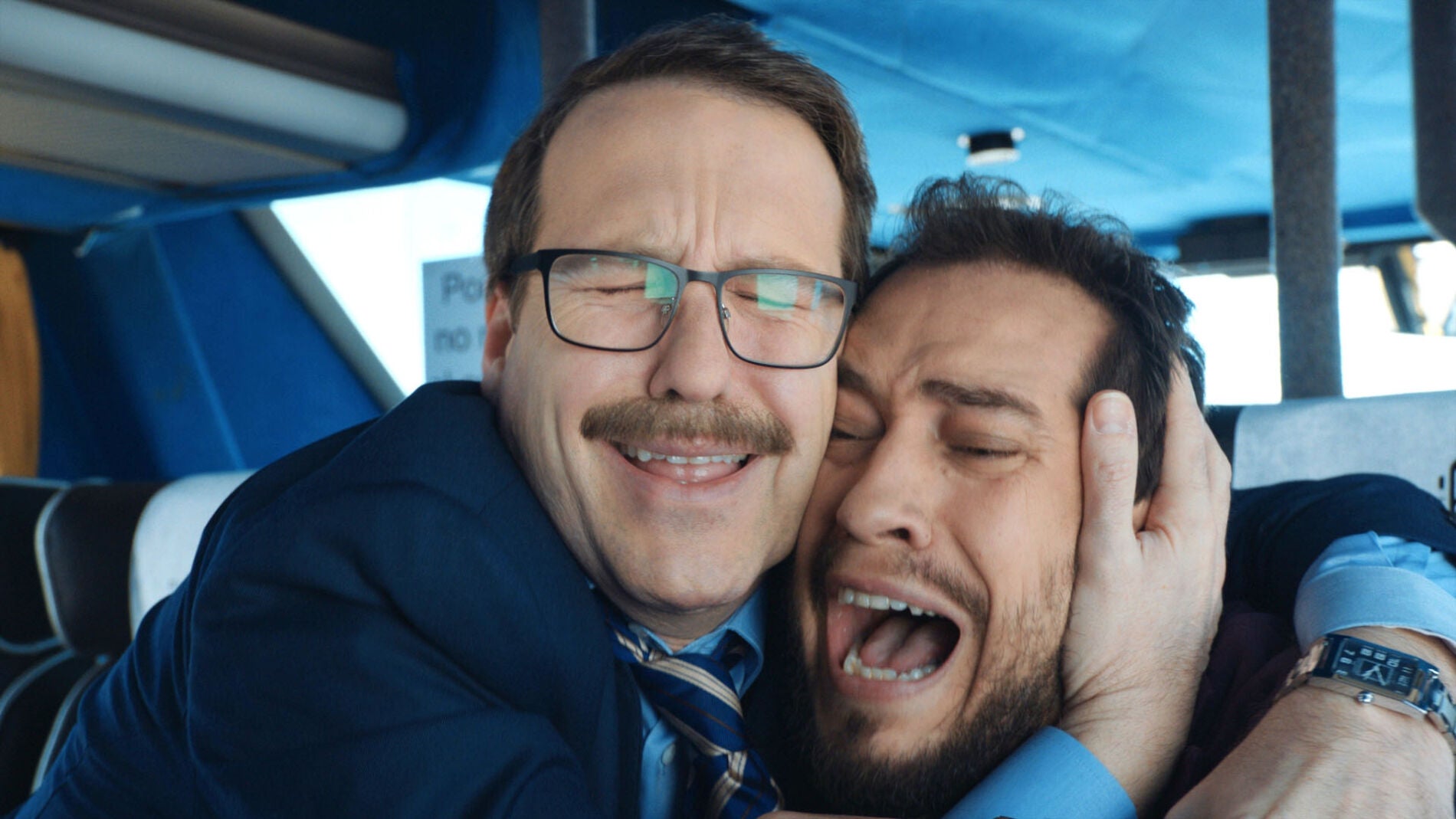 Besos y reconciliaciones al conseguir desactivar la gran bomba