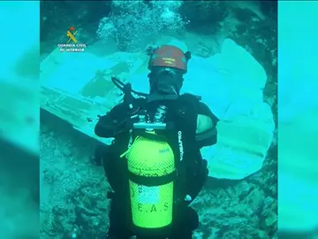 Un casco hundido encontrado este martes en Cala Sant Vicenç coincide con la matrícula de un velero desaparecido desde el viernes Un casco hundido encontrado este martes en Cala Sant Vicenç coincide con la matrícula de un velero desaparecido desde el viernes