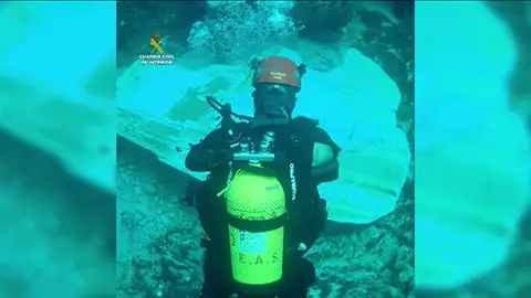 Un casco hundido encontrado este martes en Cala Sant Vicenç coincide con la matrícula de un velero desaparecido desde el viernes Un casco hundido encontrado este martes en Cala Sant Vicenç coincide con la matrícula de un velero desaparecido desde el viernes