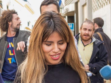 Isa Pantoja tras firmar su divorcio de Alejandro Albalá Isa Pantoja tras firmar su divorcio de Alejandro Albalá