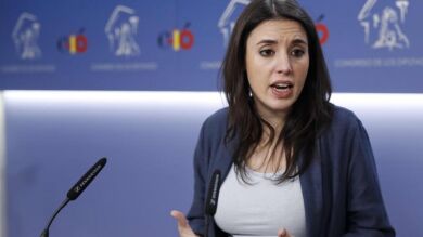 Condenan al autor del poema machista a Irene Montero a pagarle 50.000 euros por erosionar su dignidad