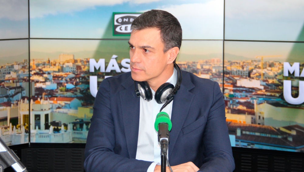El líder del PSOE, Pedro Sánchez, en los estudios de Onda Cero