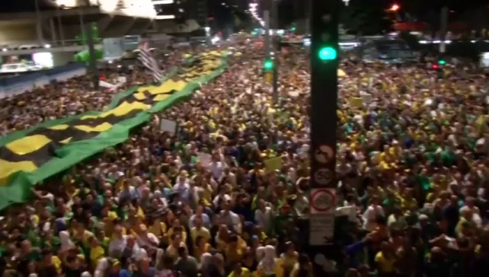 Brasilia amanece con seguridad reforzada por juicio que decide suerte de Lula