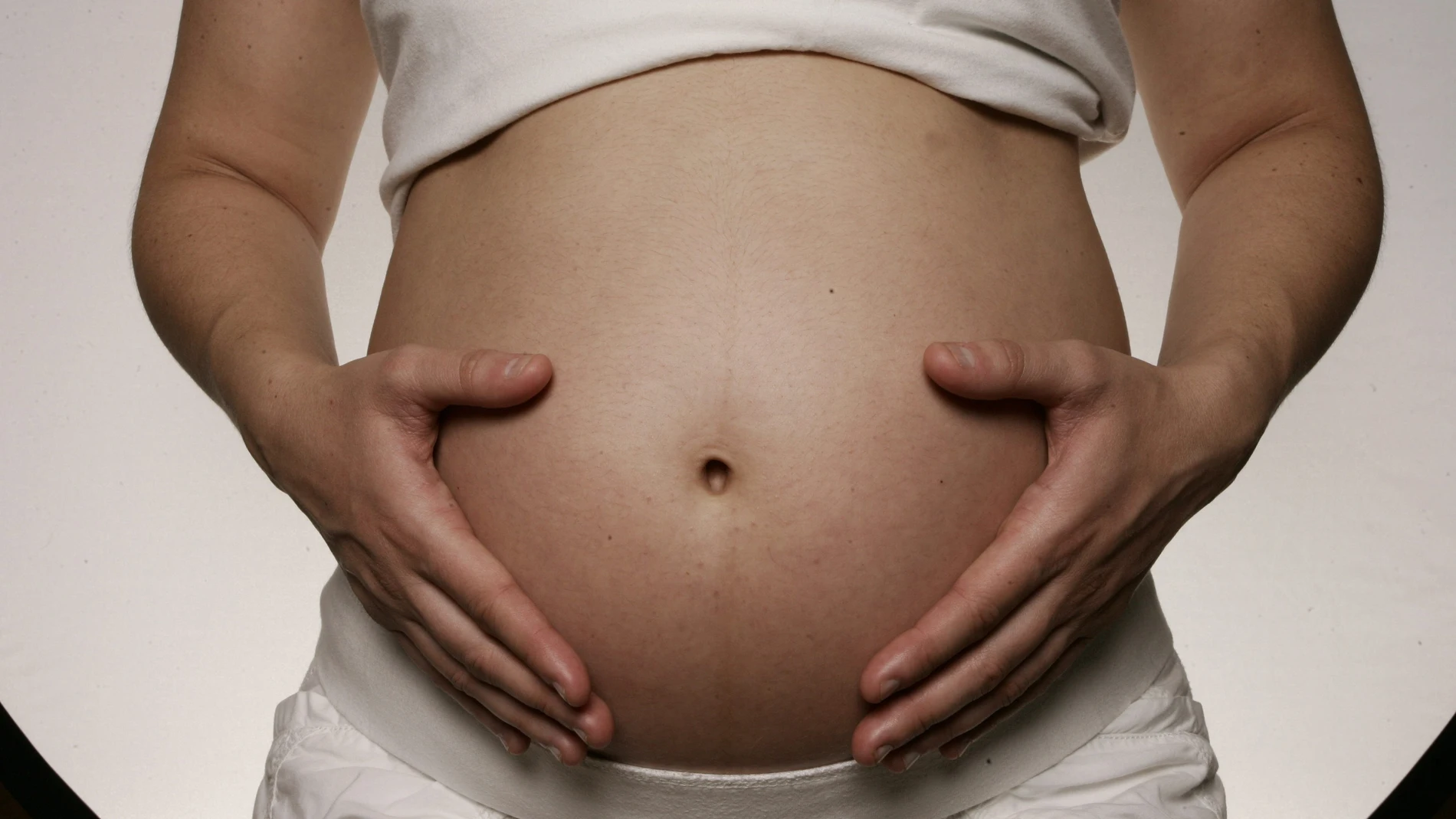 Foto genérica de una mujer embarazada Foto genérica de una mujer embarazada