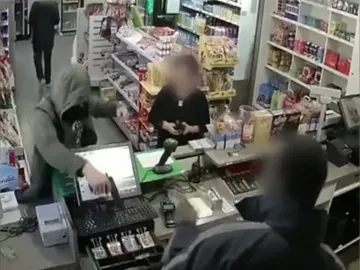 Un hombre atraca nueve gasolineras en Barcelona Un hombre atraca nueve gasolineras en Barcelona