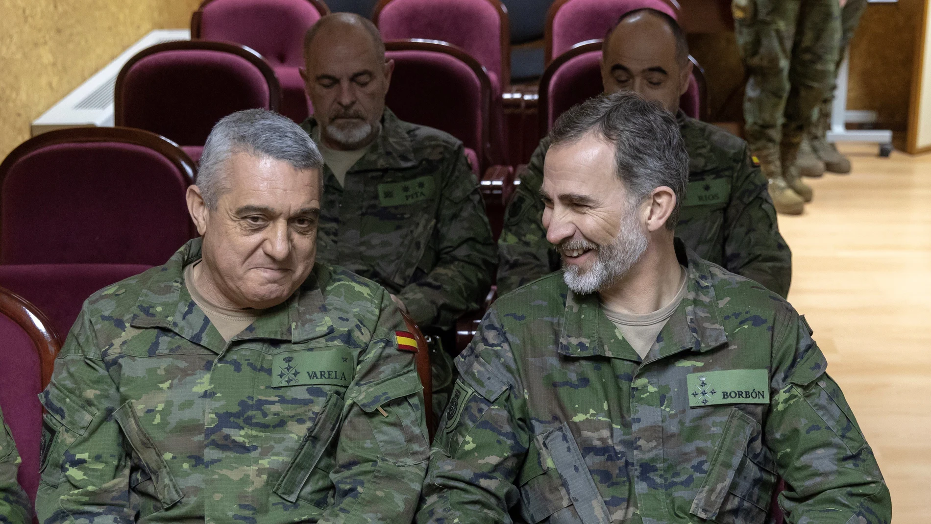 El Rey Felipe VI conversa con el Jefe de Estado Mayor del Ejército de Tierra El Rey Felipe VI conversa con el Jefe de Estado Mayor del Ejército de Tierra