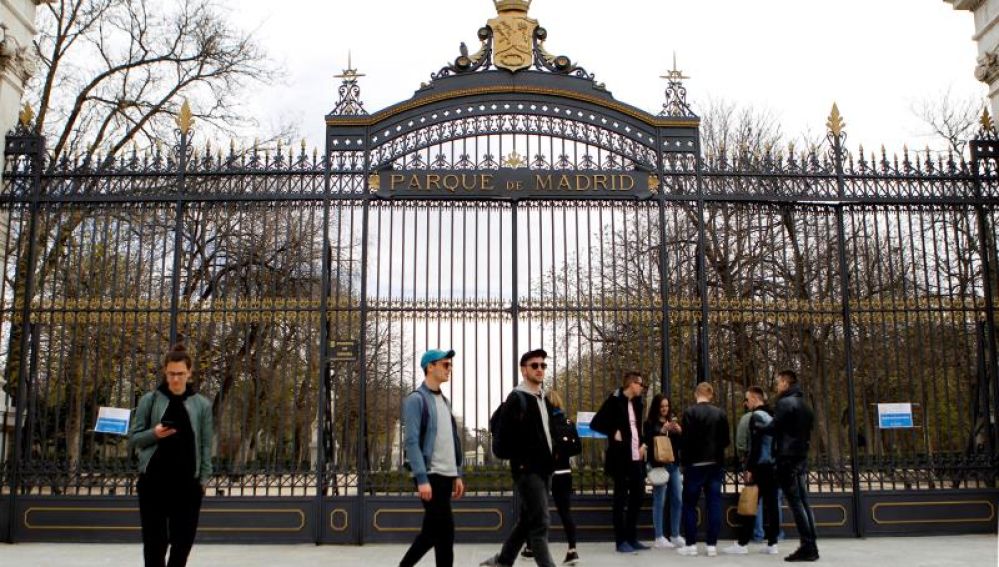 Puerta del Retiro cerradas