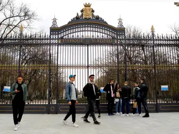 Puerta del Retiro cerradas Puerta del Retiro cerradas