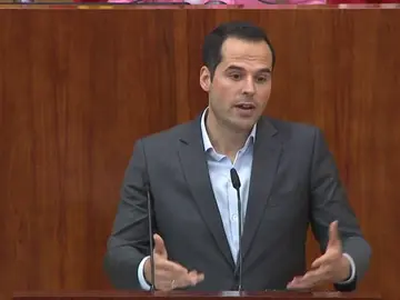 Ciudadanos impulsará una Comisión de Investigación para "aclarar toda la verdad y dirimir todas las responsabilidades" sobre el máster de Cifuentes Ciudadanos impulsará una Comisión de Investigación para "aclarar toda la verdad y dirimir todas las responsabilidades" sobre el máster de Cifuentes