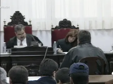 Los momentos más recordados del juicio de la 'operación Nécora': "Le di dos tortas y una patada en el trasero" Los momentos más recordados del juicio de la 'operación Nécora': "Le di dos tortas y una patada en el trasero"