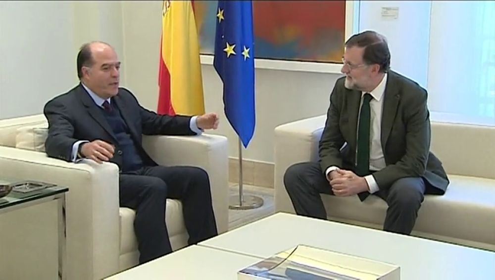 Rajoy recibe al presidente del Parlamento venezolano en Moncloa