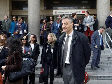 Concentración de jueces y fiscales reclama mejoras en el estado de justicia Concentración de jueces y fiscales reclama mejoras en el estado de justicia