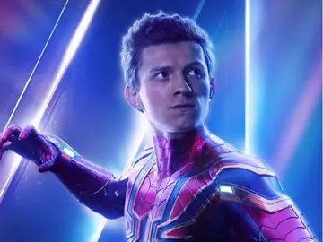 Tom Holland como Spider-Man Tom Holland como Spider-Man