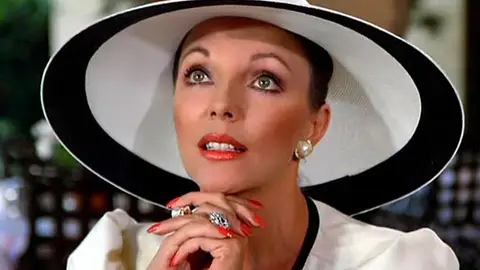 Joan Collins en 'Dinastía' Joan Collins en 'Dinastía'
