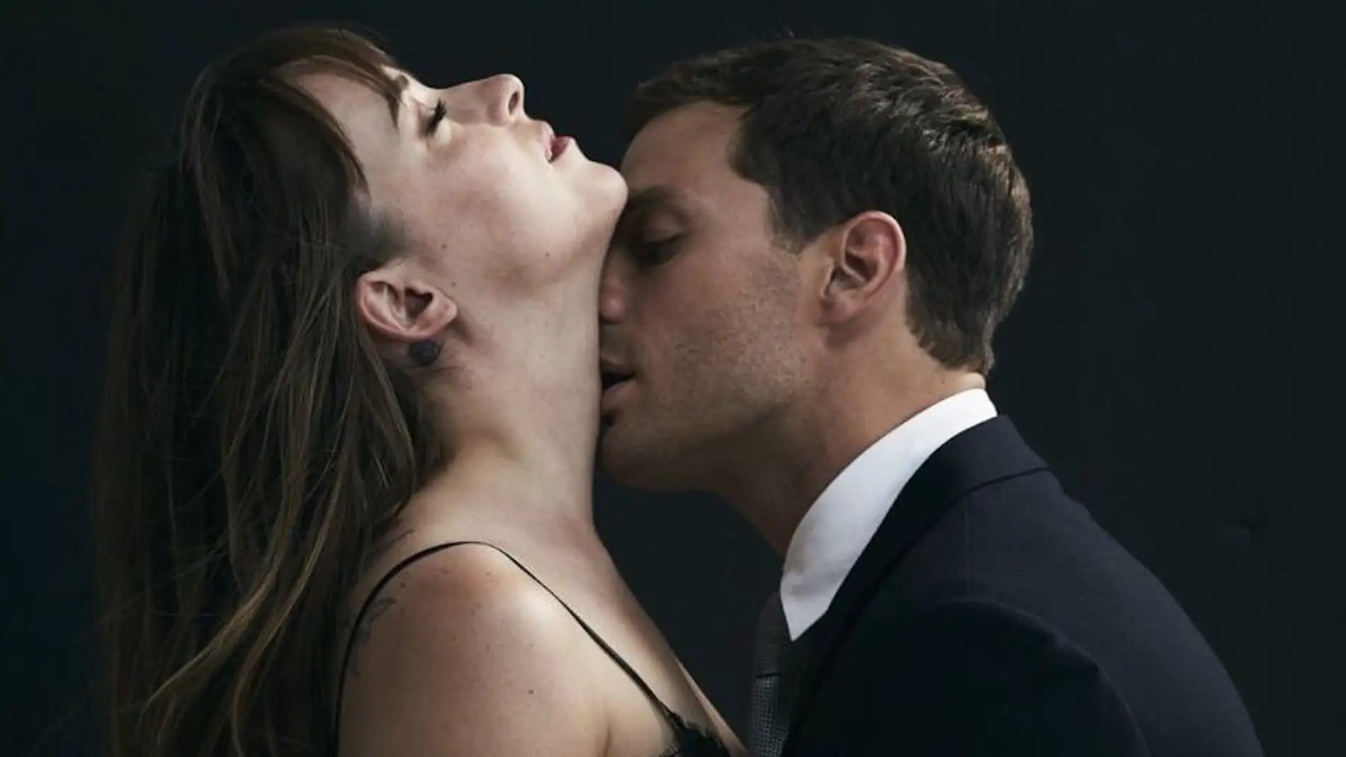 Dakota Johnson y Jamie Dornan en 'Cincuenta sombras'