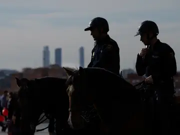 Agentes de Policía, en los alrededores del Wanda Metropolitano Agentes de Policía, en los alrededores del Wanda Metropolitano