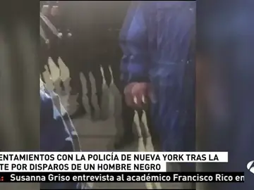 La policía de Nueva York mata a un afroamericano pensando que iba armado La policía de Nueva York mata a un afroamericano pensando que iba armado