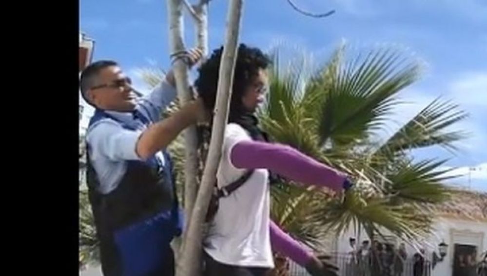El muñeco que representaba a Ana Julia en Coripe