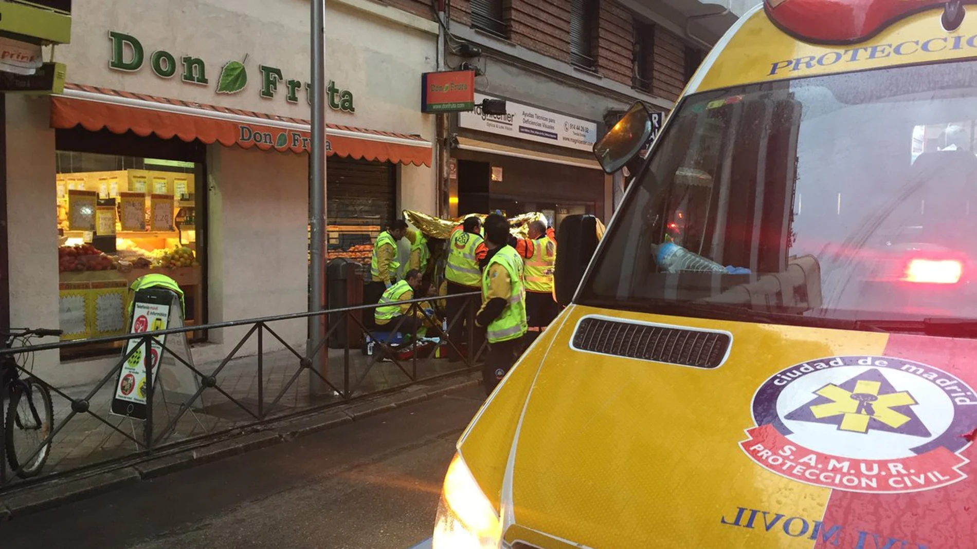 Un hombre muere tras recibir un disparo en la cabeza en pleno barrio madrileño de Chamberí Un hombre muere tras recibir un disparo en la cabeza en pleno barrio madrileño de Chamberí