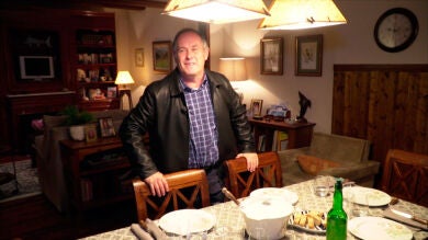 Adéntrate en la casa de Bego y Sabino, el nuevo decorado de la cuarta temporada de 'Allí Abajo'