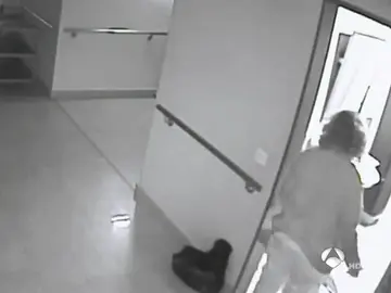 El fiscal pide dos años y medio de cárcel para una cuidadora acusada de no auxiliar a una anciana que se rompió el fémur El fiscal pide dos años y medio de cárcel para una cuidadora acusada de no auxiliar a una anciana que se rompió el fémur